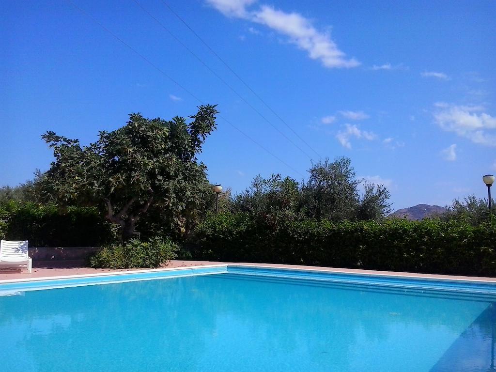 Il Casale Il Sole E La Margherita Кампофеліче-ді-Роччелла Екстер'єр фото